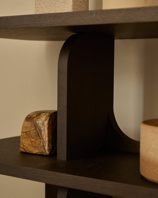 Étagère Aduma en placage de chêne avec finition ébonisée FSC 100 % 160 x 65 cm