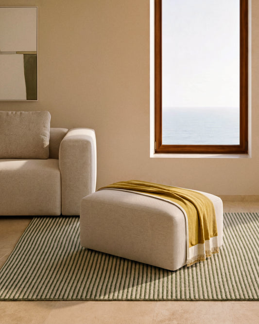 Repose-pieds Blok en chenille beige 90 x 74 cm – FSC Mix Credit