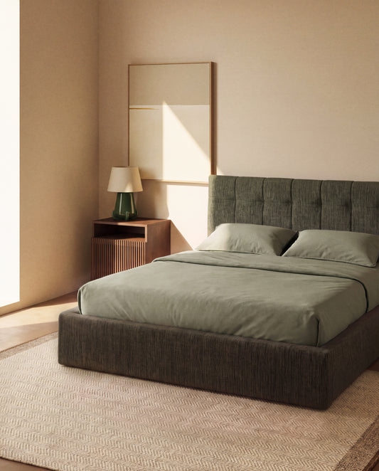 Lit avec sommier coffre Darnela en chenille vert mousse pour matelas de 150 x 200 cm