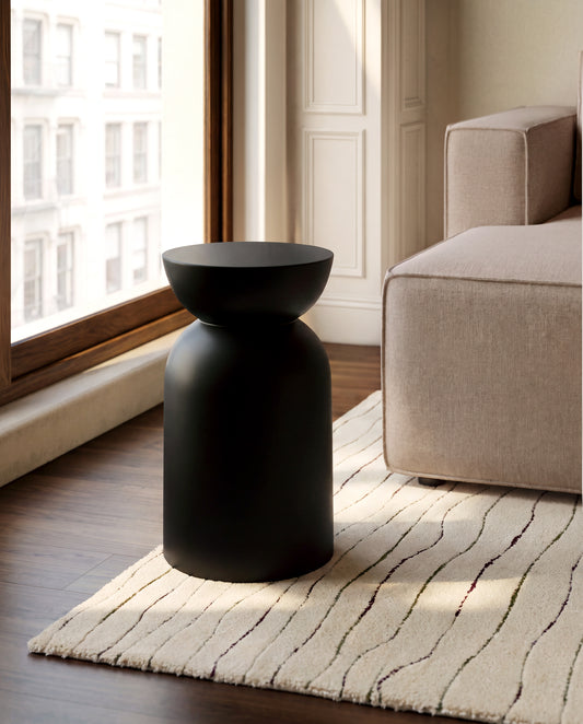 Table d'appoint Rachell en métal avec finition noire brillante Ø 30 cm