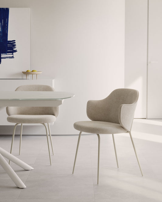 Chaise Yunia beige avec pieds en acier finition peinture beige FSC 100%