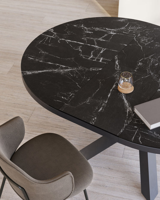 Table ronde extensible Vashti Ø 120 (160) cm en grès cérame et pieds en acier noir