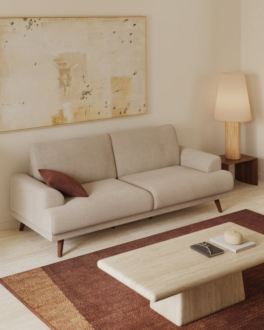 Canapé Karin 3 places en chenille beige et pieds en bois de hêtre avec finition ton noyer 231 cm