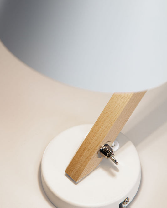 Applique Muse en bois de hêtre et acier avec finition blanche
