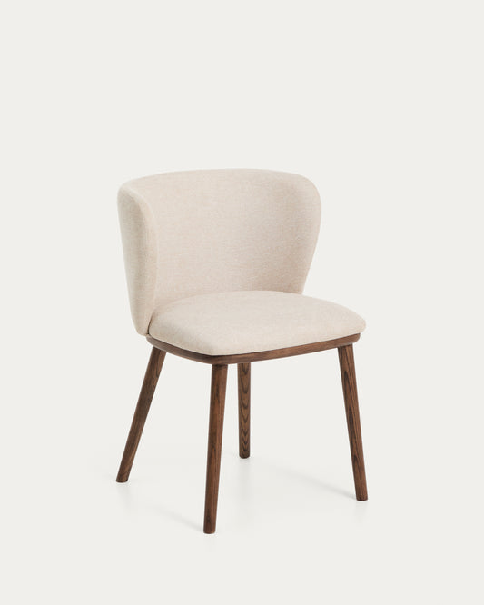 Chaise Ciselia en chenille épaisse beige et pieds en bois de frêne avec finition ton noyer FSC Mix Credit
