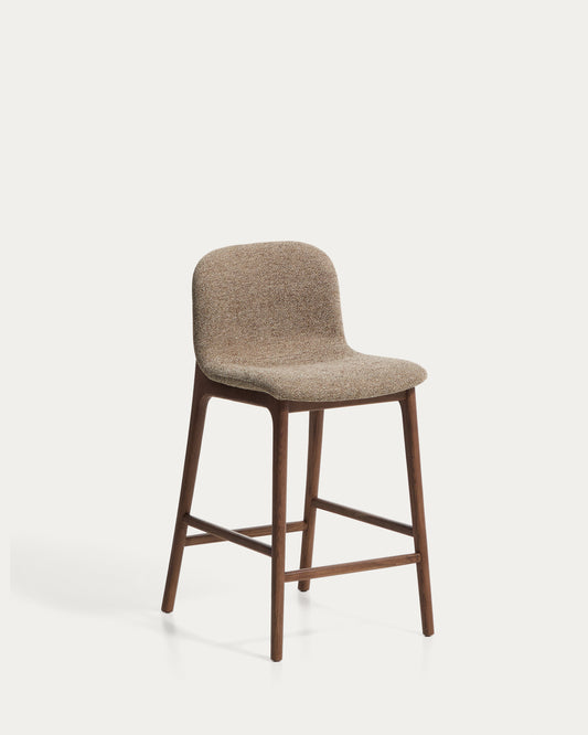 Tabouret Elnor en chenille marron avec pieds en bois de chêne finition noyer 65 cm