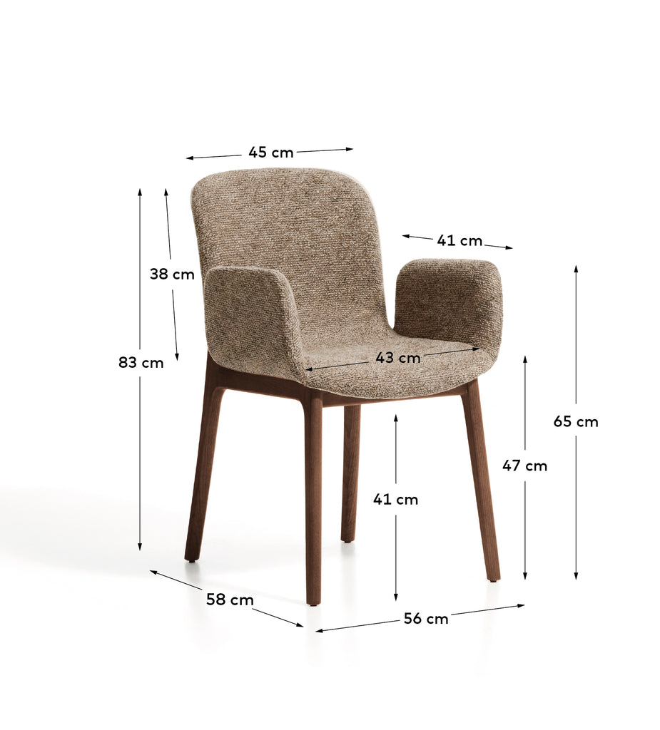 Chaise Elnor avec accoudoirs en chenille marron et pieds en bois de chêne finition noyer