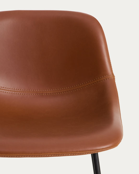 Tabouret Zahara en polyuréthane marron avec pieds en acier finition noire 65 cm FSC 100 %