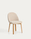 Chaise Meila ignifuge en chenille beige et pieds en bois de frêne avec finition ton naturel