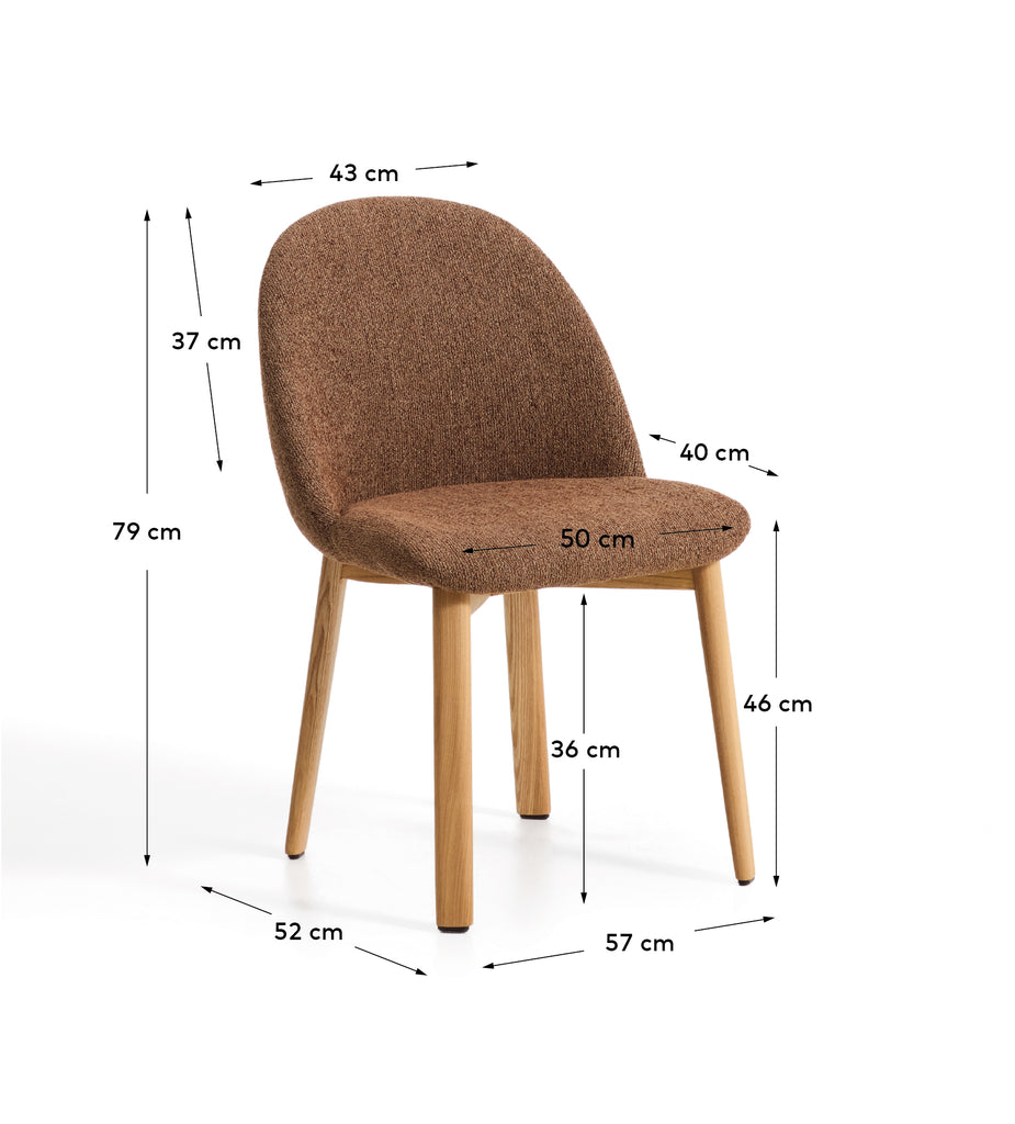 Chaise Meila en chenille terracotta et pieds en bois de frêne avec finition ton naturel