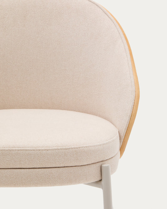 Chaise Eamy en chenille beige, placage de frêne avec finition naturelle et métal beige