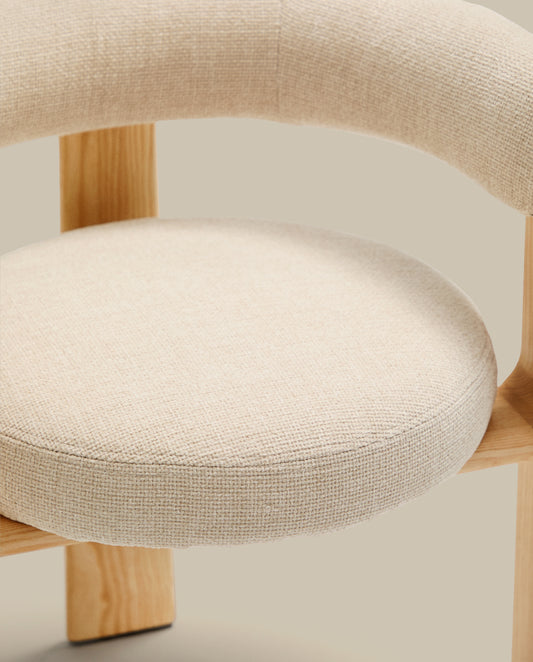 Chaise Granite à 3 pieds en tissu chenille beige et bois de frêne finition ton naturel FSC 100%