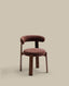 Chaise Granite version ignifugée en chenille marron et bois de frêne avec finition ton noyer FSC 100 %