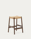 Tabouret Yalia en bois de chêne massif avec finition noyer et assise en corde, hauteur 65 cm, FSC Mix Credit