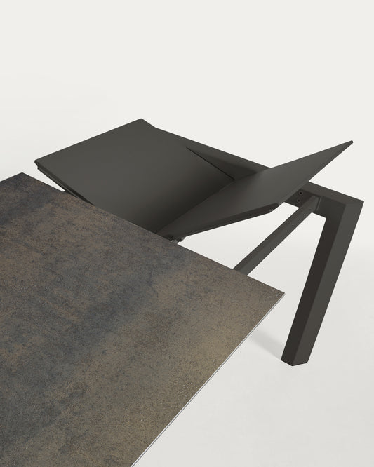 Table extensible Axis grès cérame finition Iron Moss pieds gris foncé 160 (220) cm