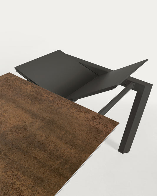Table extensible Axis grès cérame finition Iron Corten pieds acier gris foncé 160 (220)cm