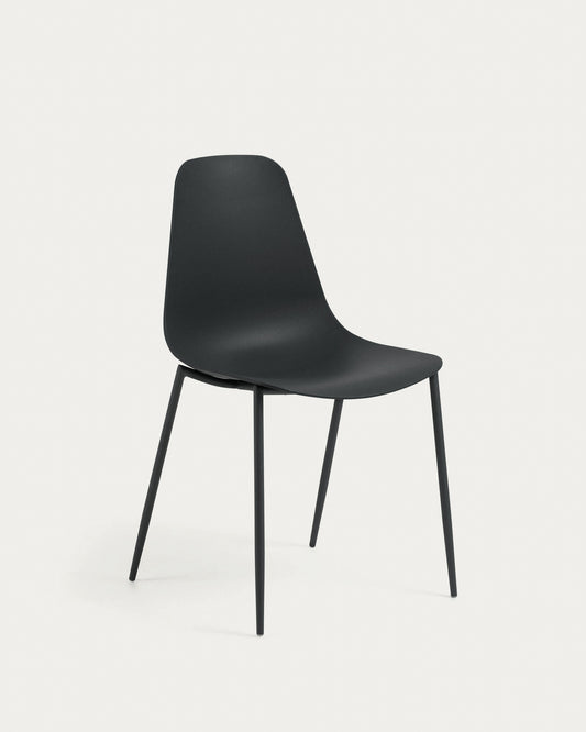 Chaise Whatts avec pieds en acier finition noire