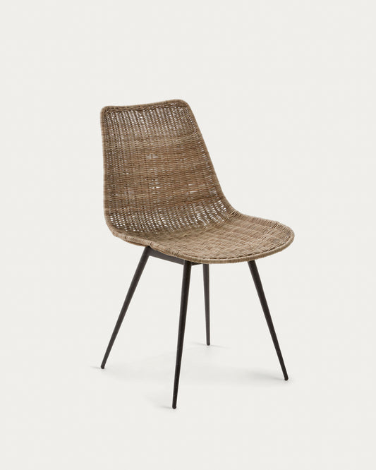 Chaise Equal en rotin et pieds en acier finition noire