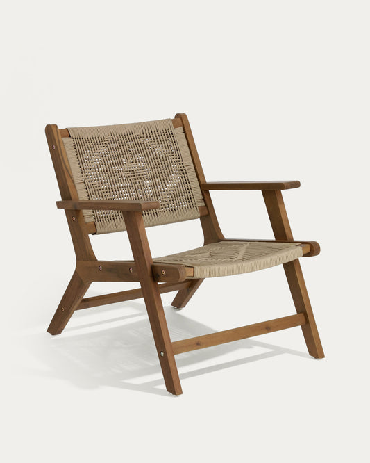 Fauteuil Geralda en bois d’acacia avec finition foncée FSC 100 %