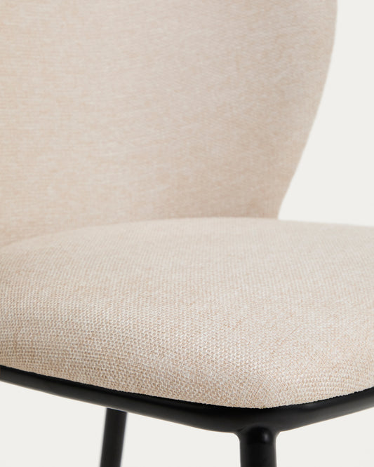 Chaise Ciselia ignifuge en chenille beige avec pieds en acier noir FSC Mix Credit