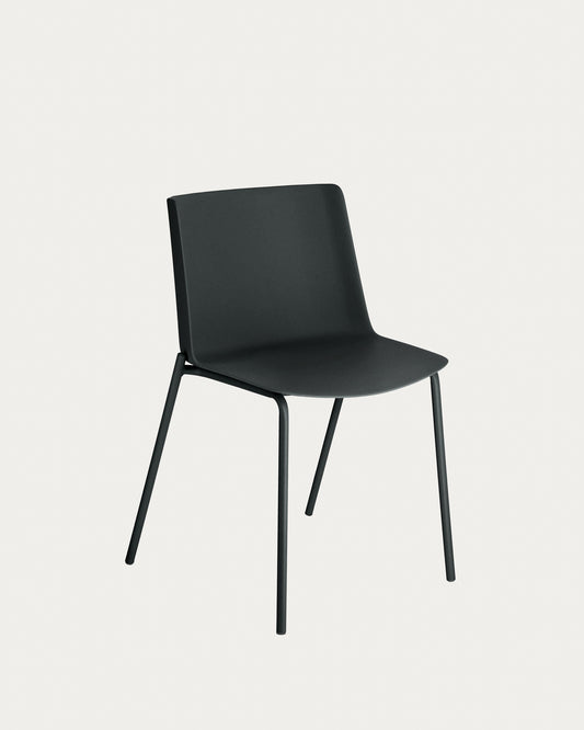 Chaise Hannia noire et pieds en acier noir