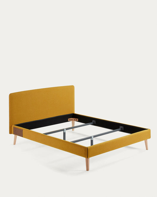 Lit déhoussable Dyla jaune moutarde avec pieds en bois de hêtre pour matelas de 150 x 190 cm
