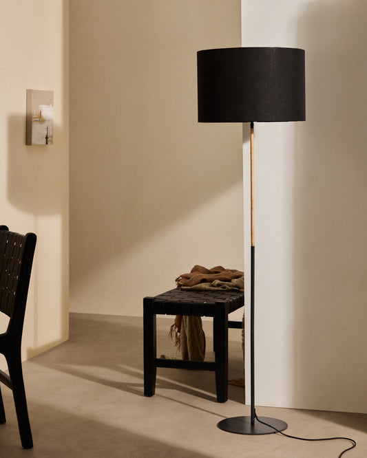 Lampe sur pied Canar en métal et rotin avec abat-jour en coton noir