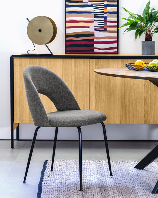 Chaise Mahalia gris foncé et pieds en acier peint en noir FSC 100%