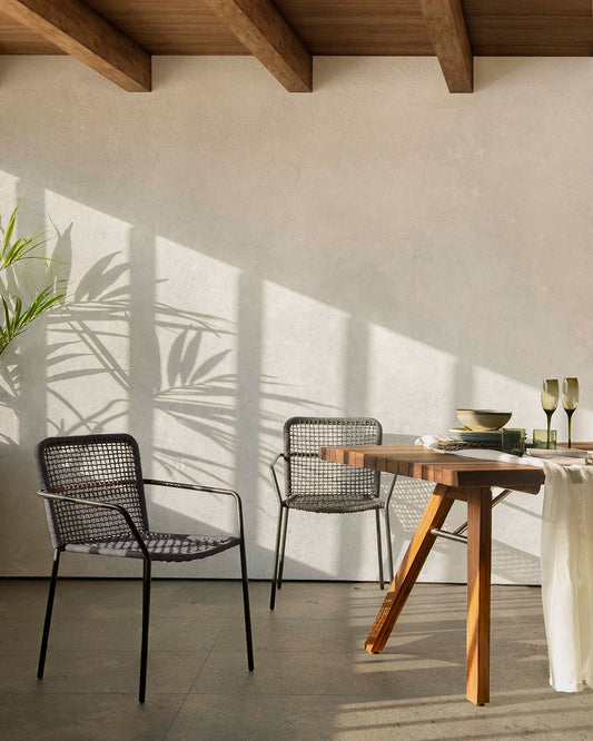 Chaise empilable d’extérieur Ellen en corde noire et acier galvanisé