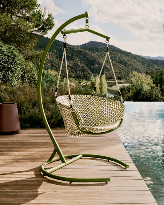 Fauteuil suspendu sur pied Saliga en aluminium et rotin synthétique vert