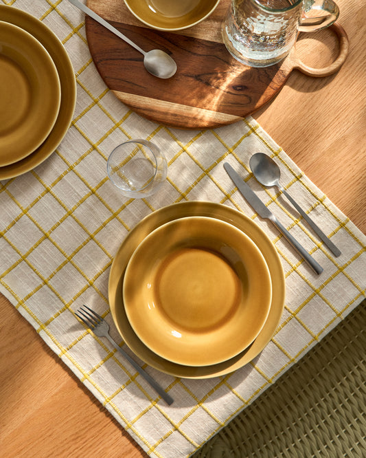 Chemin de table Adesta en coton 100 % écru à carreaux jaunes 50 x 150 cm