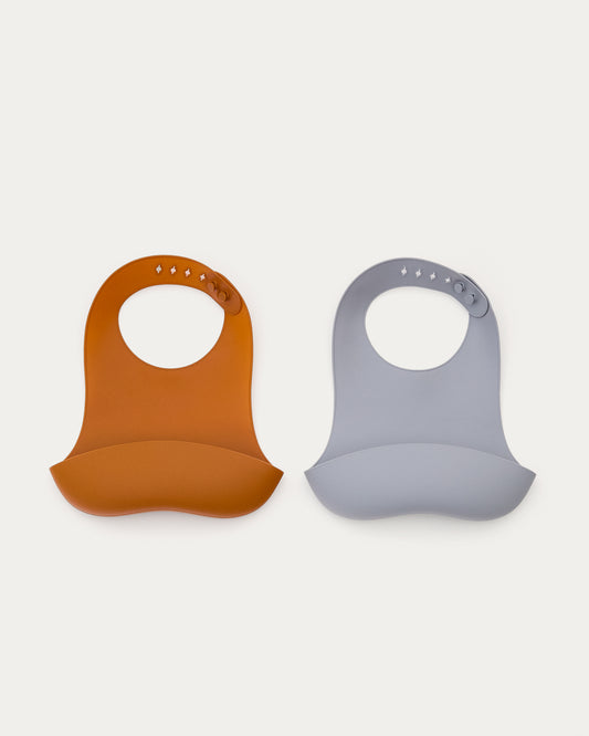 Ensemble Lili de 2 bavoirs en silicone orange et bleu
