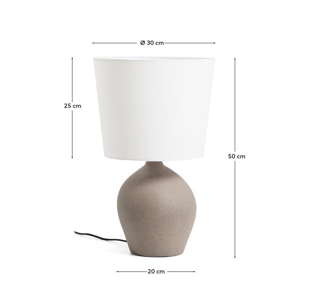 Lampe de table moyenne Viona avec effet pierre texturée et abat-jour en coton