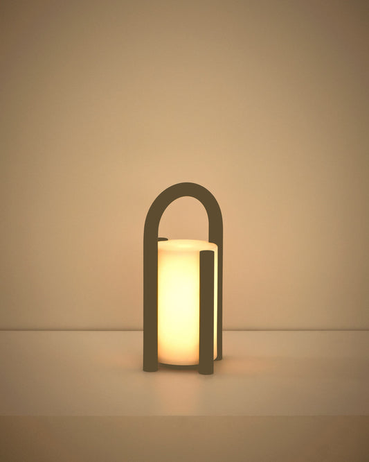 Petite lampe de table portable Leros en polyéthylène et acier vert