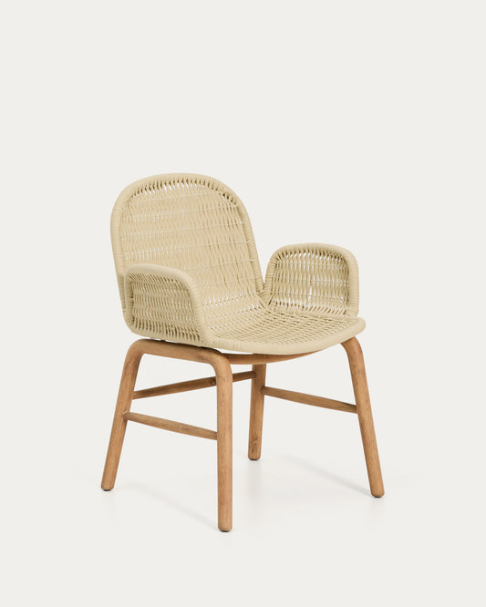 Chaise Alipa avec accoudoirs en bois d’acacia et corde écrue FSC 100 %