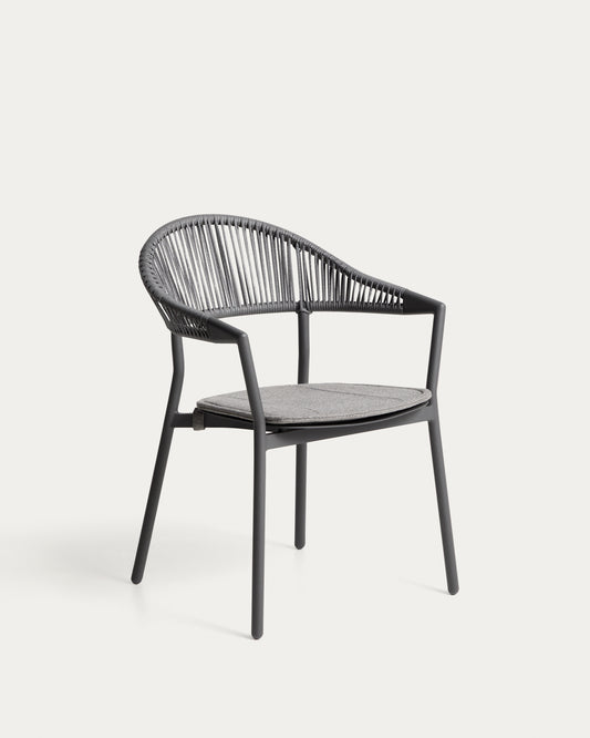 Chaise empilable d’extérieur Alimia en aluminium graphite et corde synthétique grise