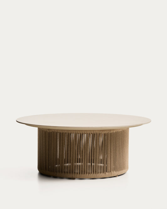Table basse d’extérieur Orosei en pierre frittée, aluminium couleur écru et corde beige Ø 90 cm