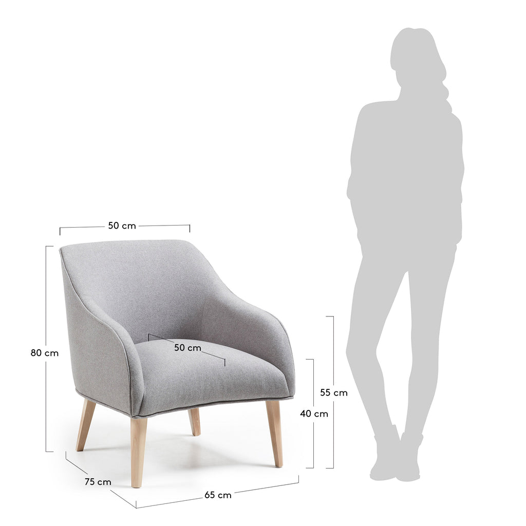 Fauteuil Bobly gris et pieds en bois avec finition naturelle FSC Mix Credit
