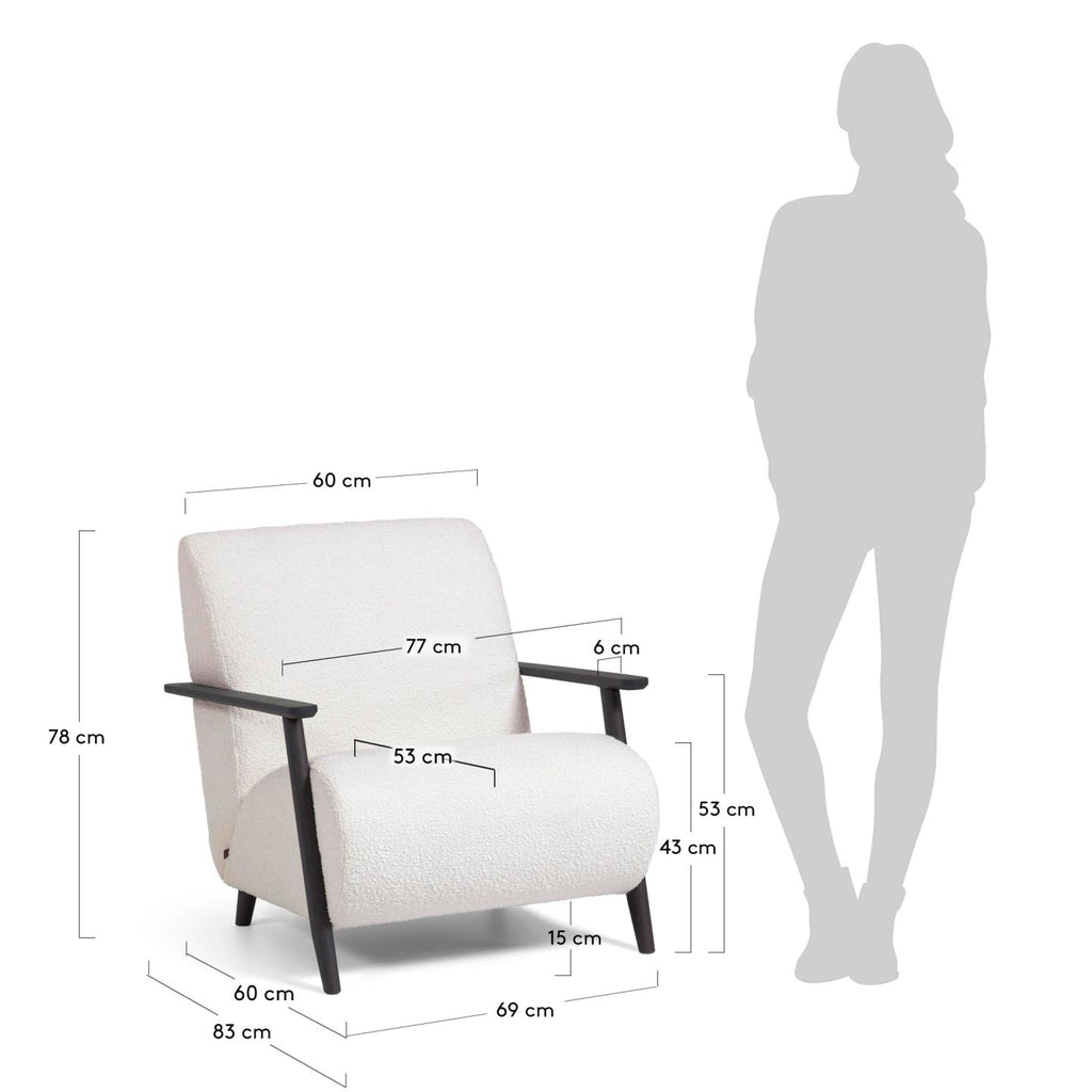 Fauteuil Meghan effet shearling blanc et pieds en bois de frêne finition wengé FSC Mix Credit