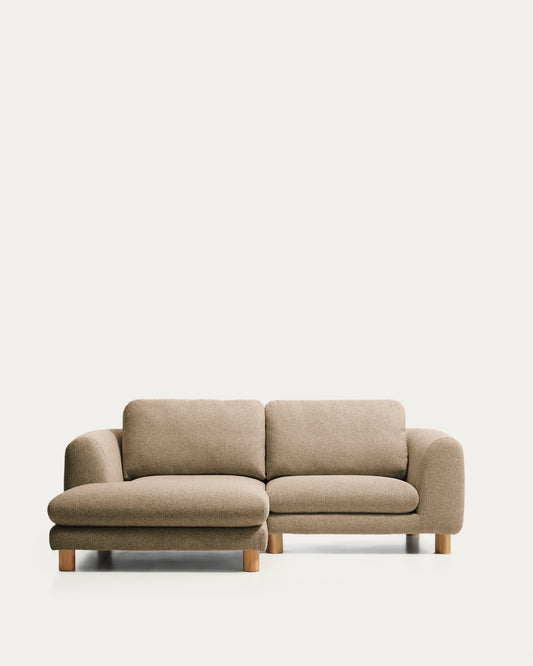 Canapé Vera 3 places avec méridienne gauche marron clair et pieds en frêne finition naturelle 232 cm FSC Mix Credit