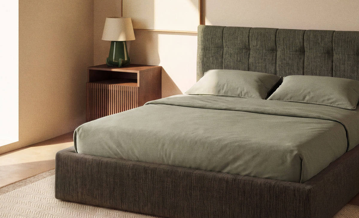 Lit avec sommier coffre Darnela en chenille vert mousse pour matelas de 160 x 200 cm